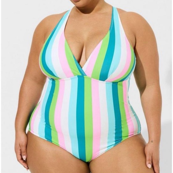 ๐ Striped Wireless Triangle One Piece Swimsuit 3 3X 22 24 NWT Torrid New! - Picture 3 of 8